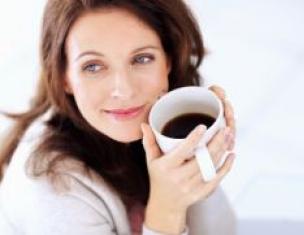 क्या गर्भवती महिलाएं दूध के साथ कॉफी पी सकती हैं?