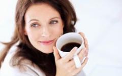 क्या गर्भवती महिलाएं दूध के साथ कॉफी पी सकती हैं?